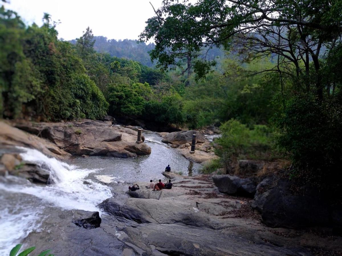Riverbench Homestay Munnar, Anaviratty Exterior foto