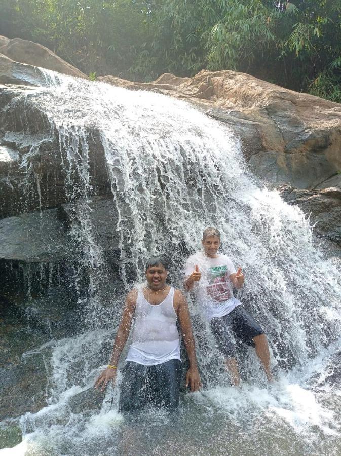 Riverbench Homestay Munnar, Anaviratty Exterior foto