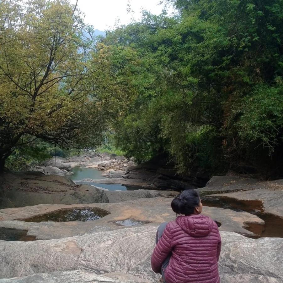 Riverbench Homestay Munnar, Anaviratty Exterior foto